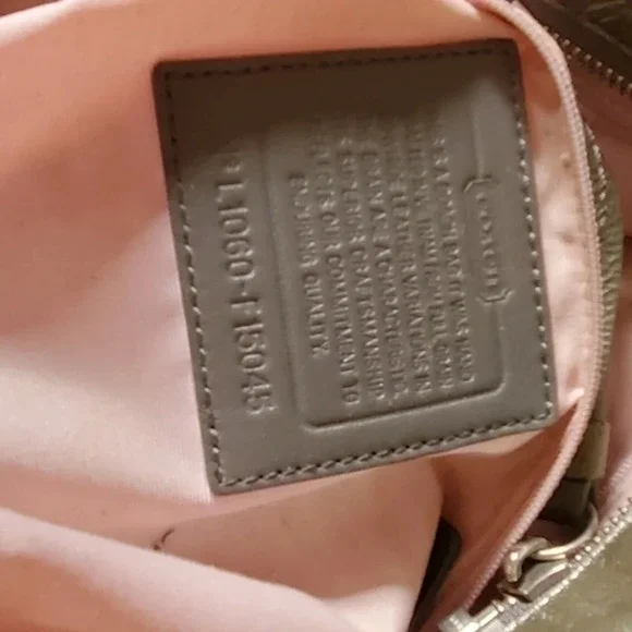 Coach pearl grey tote with patent‎ trim